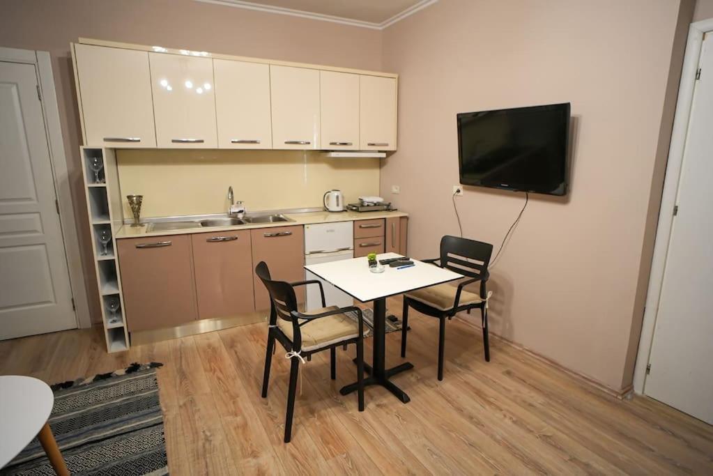 Grandpa House - Studio App.2 Tirana Zewnętrze zdjęcie